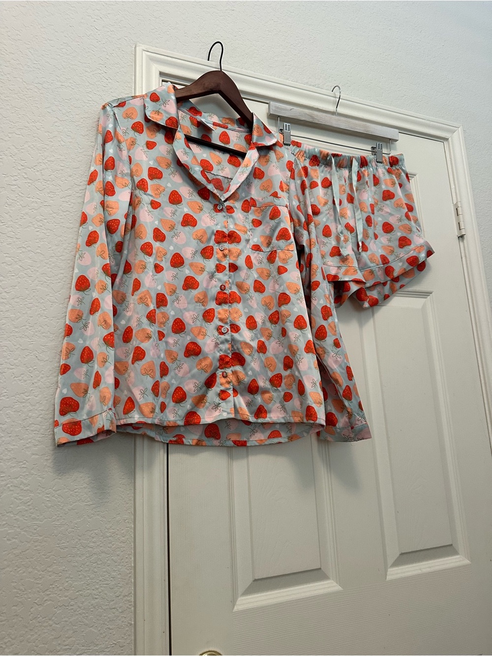 Serra Medium Silky Pajama Set –Strawberry pastels - Picture 6 of 13